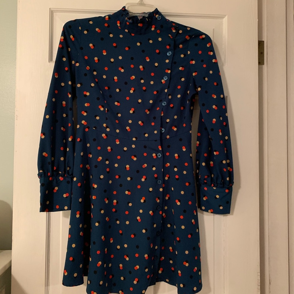 Super cute dress - high neck